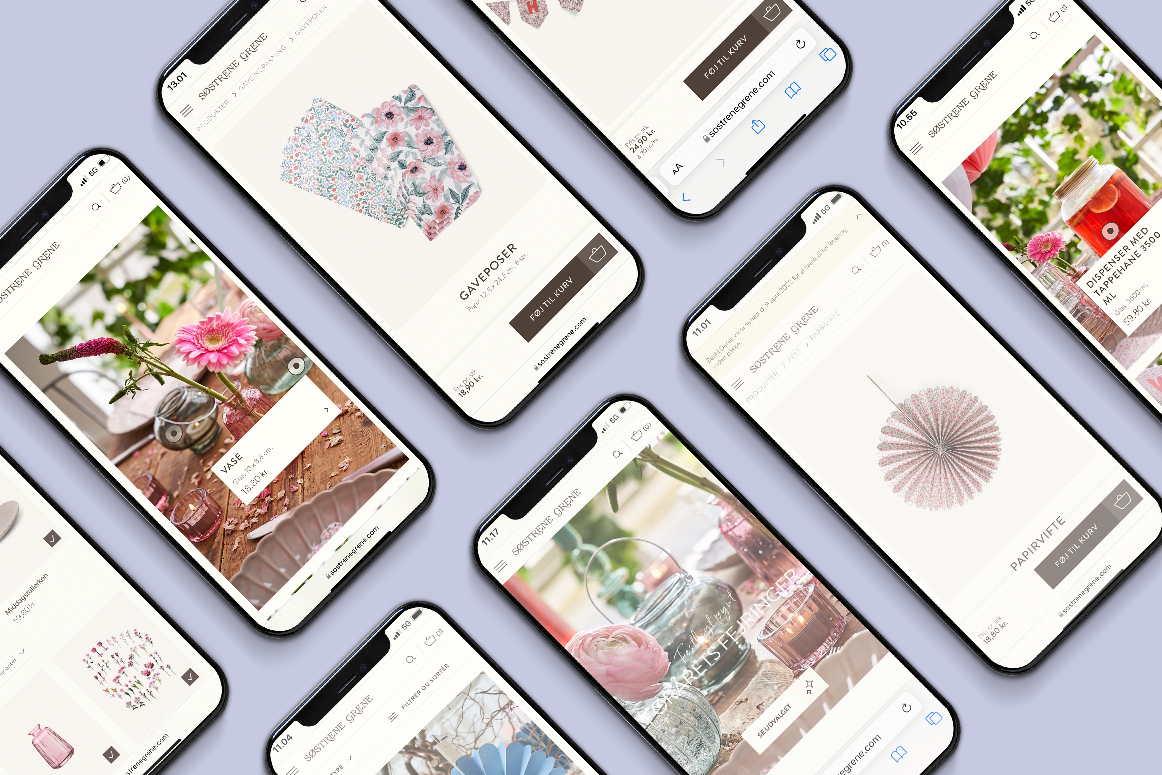 Billede af flere smartphones, der viser forskellige produktsider fra Søstrene Grene, herunder gaveposer, vaser og dekorationselementer med en blød lilafarvet baggrund.