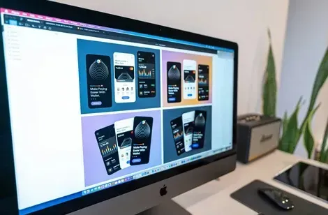 Skærmbillede af en computer, der viser design af mobile applikationer med grafer og diagrammer i forskellige farver.