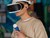 Dreng spiller med VR udstyr på